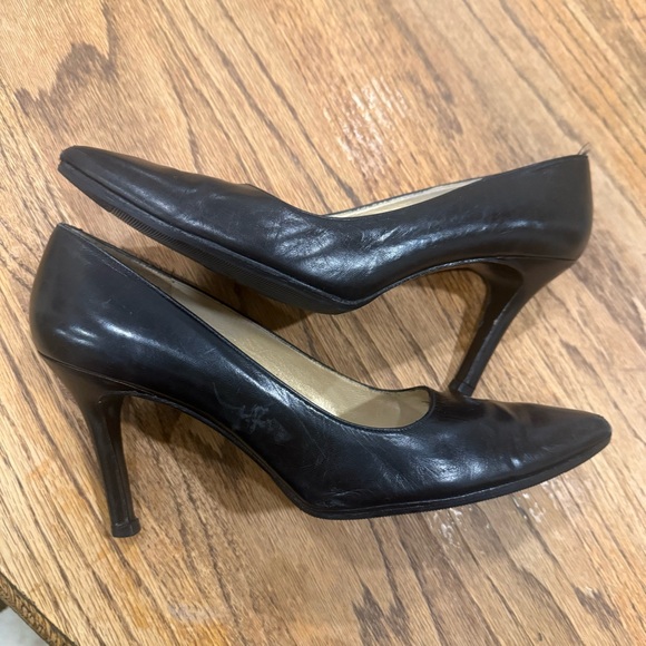 Stuart Weitzman Classic Black Heels - Picture 1 of 13